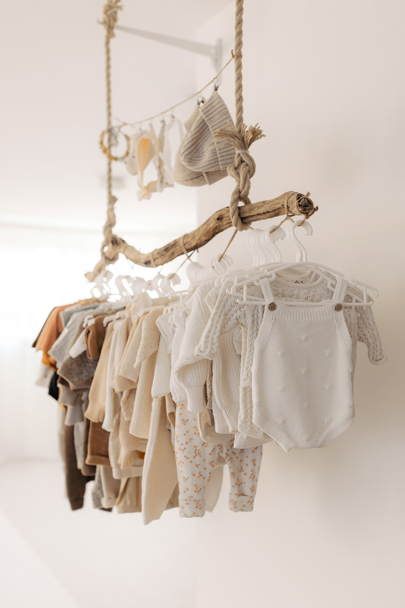 Kundenkleiderschrank Babykleidung Fotograf modern Neugeboren Kippenheim Lahr Friesenheim Offenburg Freiburg